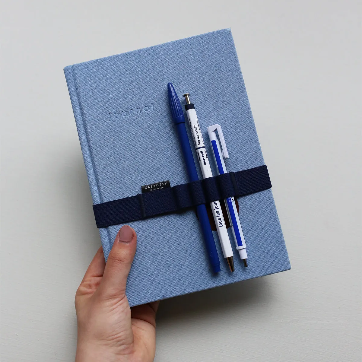 Kartotek Pen Strap A5 passant stylo bleu Oxford 4 stylos