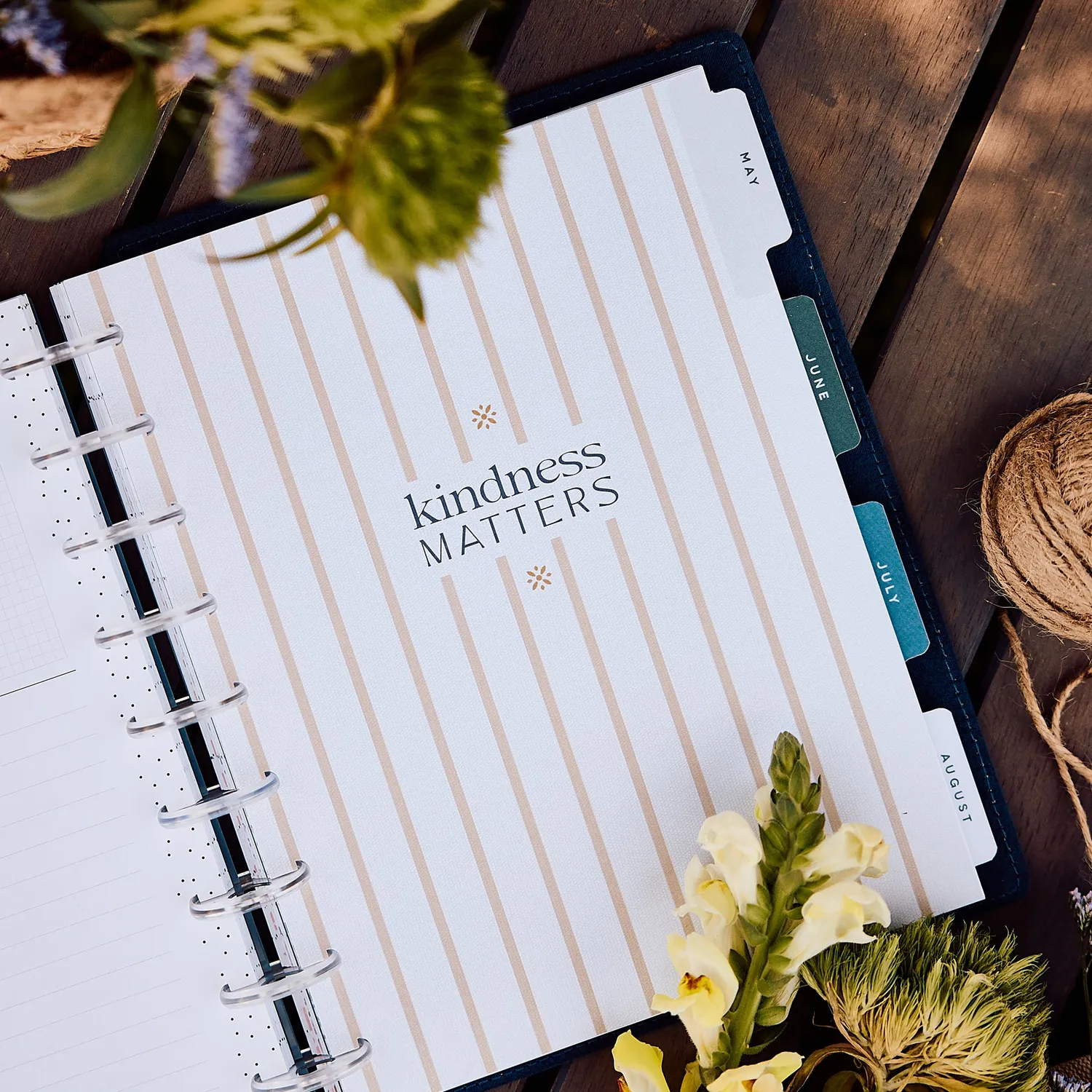 Happy Planner Wildflower Daydream agenda 2027 Classic dashboard