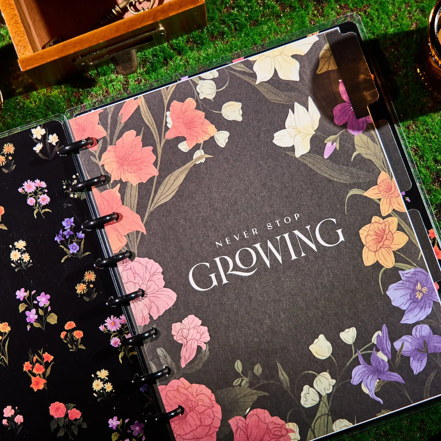 Happy Planner Dark Garden carnet Classic 60 feuilles pointillé