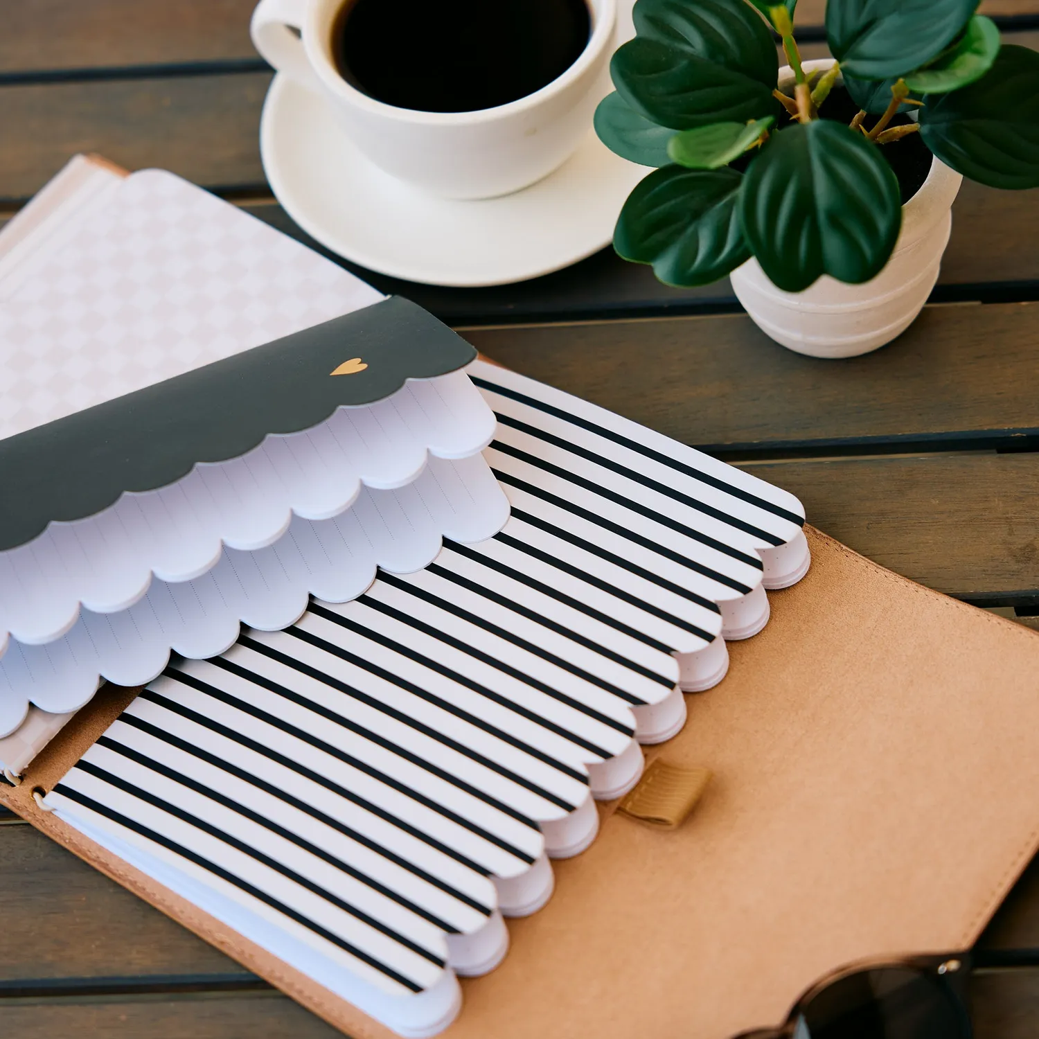 Me & my big ideas Happy Life Folio Modern Tones Scallop carnet A5 x3 pointillés